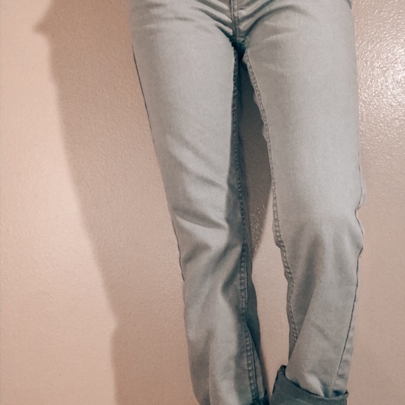 gray Levi boyfriend jeans - Picture 3 of 3